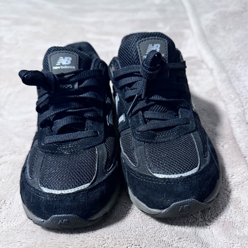 New Balance 990V5